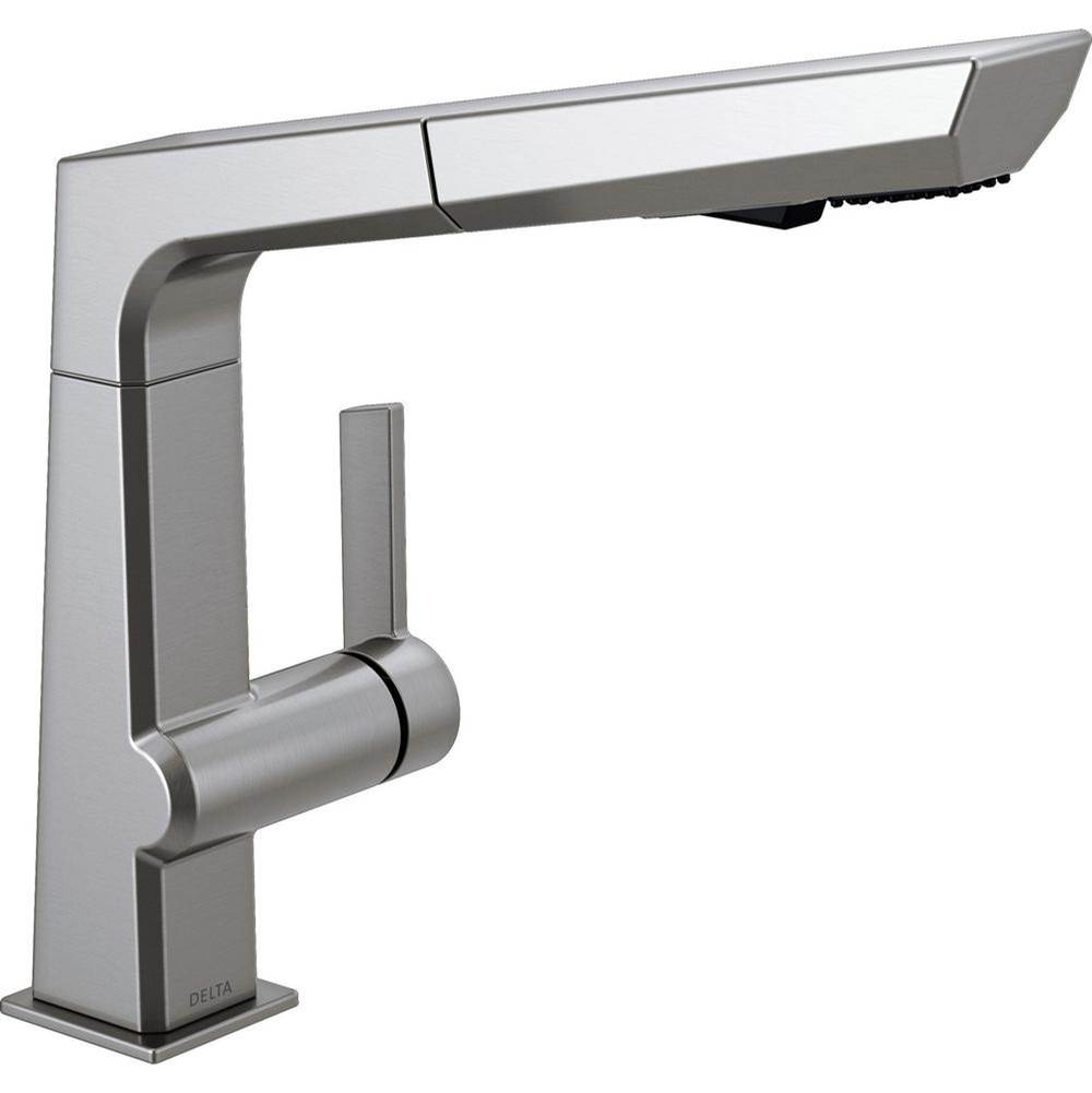 Delta Canada Pivotal™ Single Handle Pull-Out Kitchen Faucet